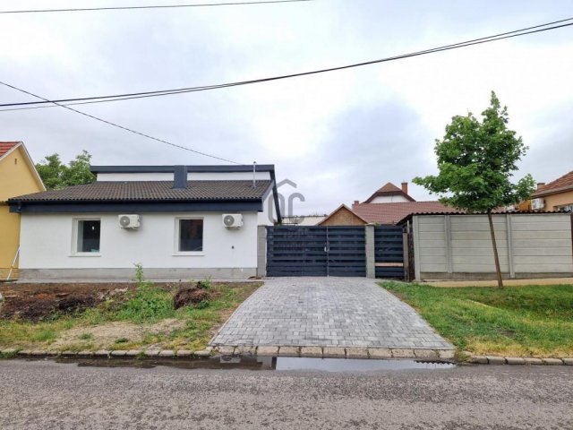 Eladó családi ház, Cegléden 49 M Ft, 3 szobás