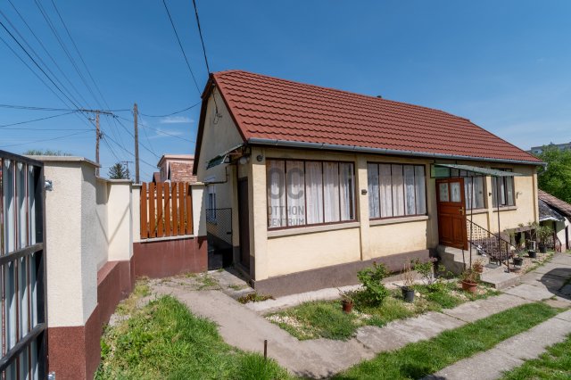 Eladó családi ház, Móron 39.9 M Ft, 2 szobás