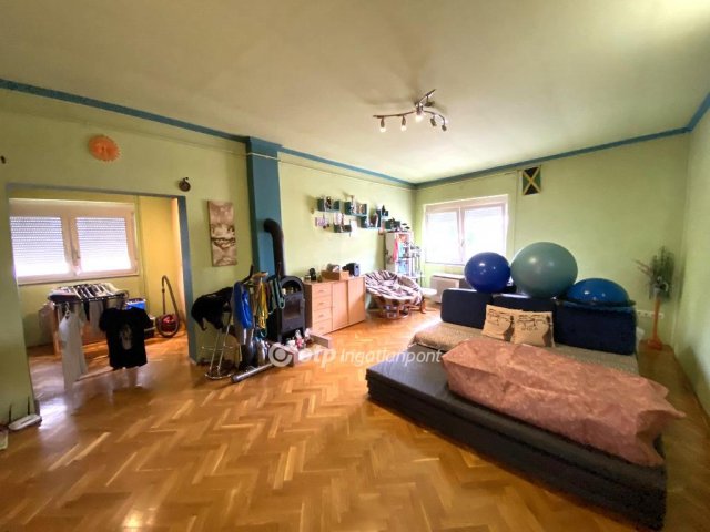 Eladó családi ház, Budapesten, XV. kerületben 130 M Ft