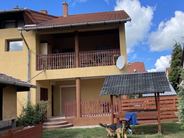 Eladó téglalakás, Balatonbogláron 56.99 M Ft, 4 szobás