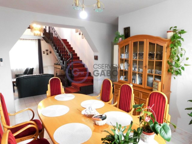 Eladó családi ház, Debrecenben 88.5 M Ft, 4 szobás