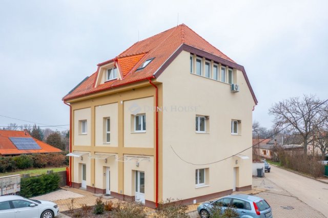 Eladó családi ház, Dunabogdányban 250 M Ft, 8 szobás