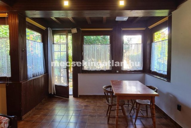 Kiadó családi ház, albérlet, Pécsett 220 E Ft / hó, 1 szobás
