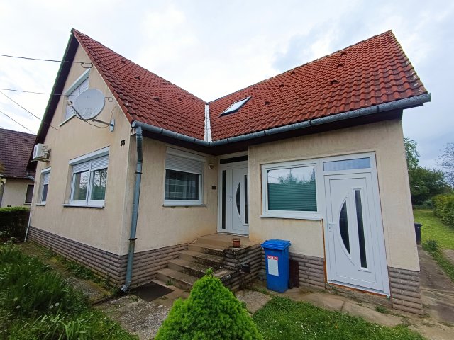 Eladó családi ház, Hőgyészen, Erdélyi utcában 25.9 M Ft