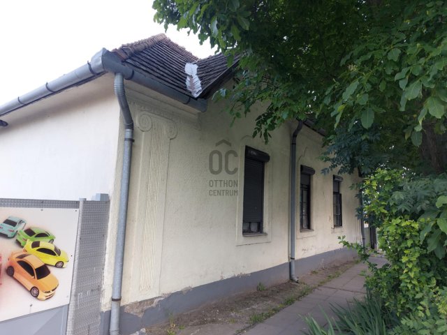 Eladó családi ház, Szekszárdon 60 M Ft, 4 szobás