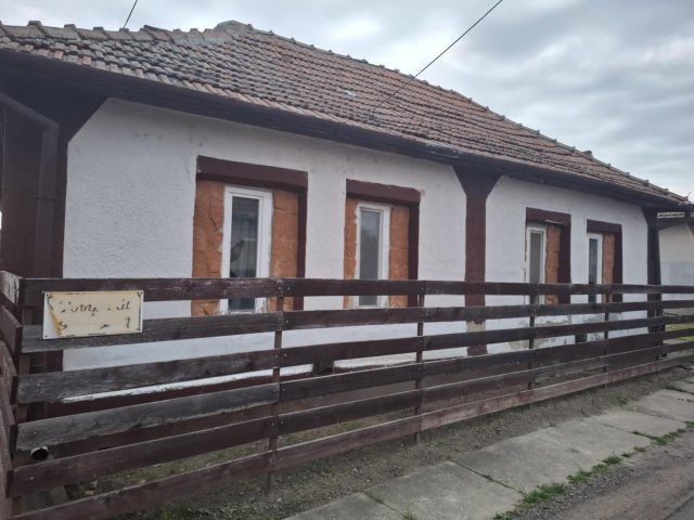 Eladó családi ház, Jászalsószentgyörgyon 13.5 M Ft, 3+1 szobás