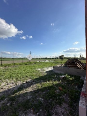 Eladó ikerház, Délegyházán 89.5 M Ft, 4 szobás