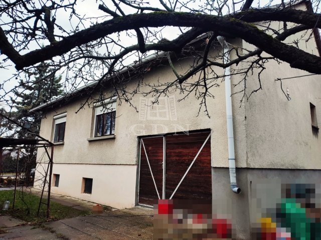 Eladó családi ház, Érden 72 M Ft, 2 szobás