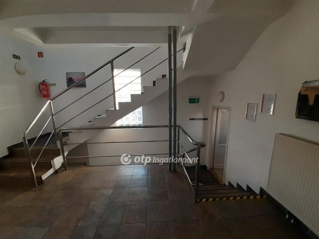 Eladó ipari ingatlan, Fonyódon 250 M Ft / költözzbe.hu