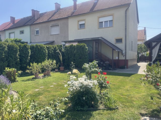 Eladó sorház, Baján 61 M Ft / költözzbe.hu