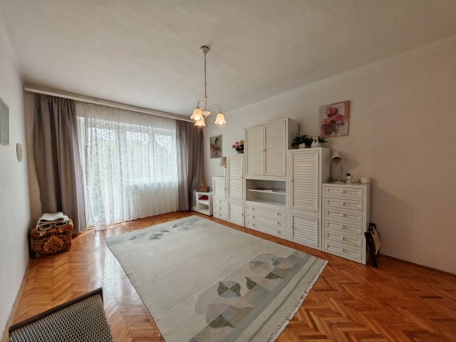 Eladó téglalakás, Szolnokon 25.9 M Ft, 2 szobás