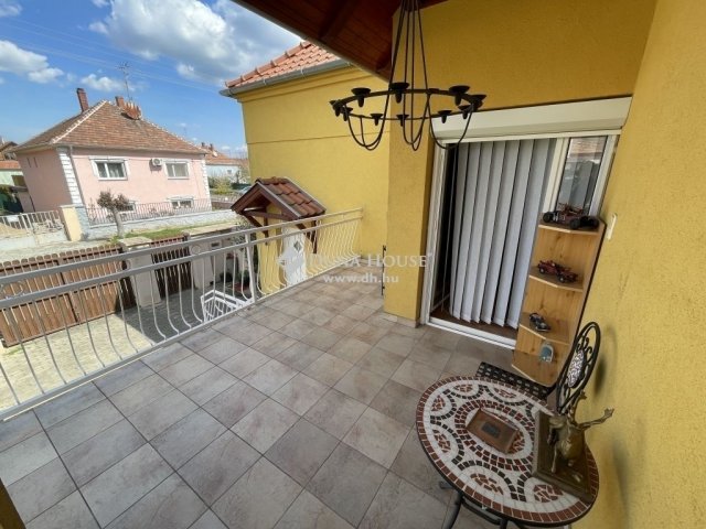 Eladó családi ház, Szombathelyen 89.9 M Ft, 5 szobás
