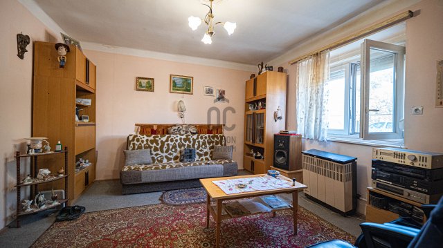 Eladó családi ház, Decsen 15 M Ft, 2 szobás
