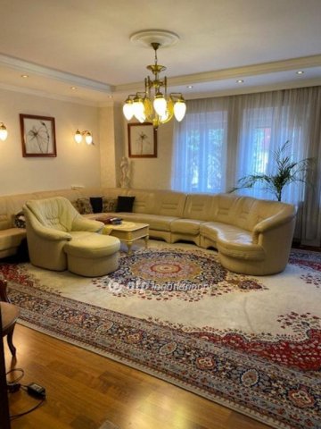Eladó családi ház, Győrött 365 M Ft, 3+2 szobás