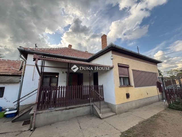 Eladó családi ház, Kiskunfélegyházán 53.9 M Ft, 4+1 szobás