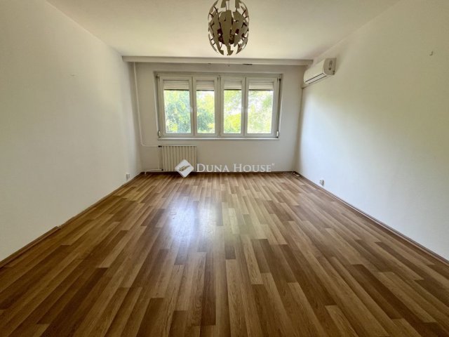 Eladó panellakás, Budapesten, XXI. kerületben 43.7 M Ft, 1 szobás