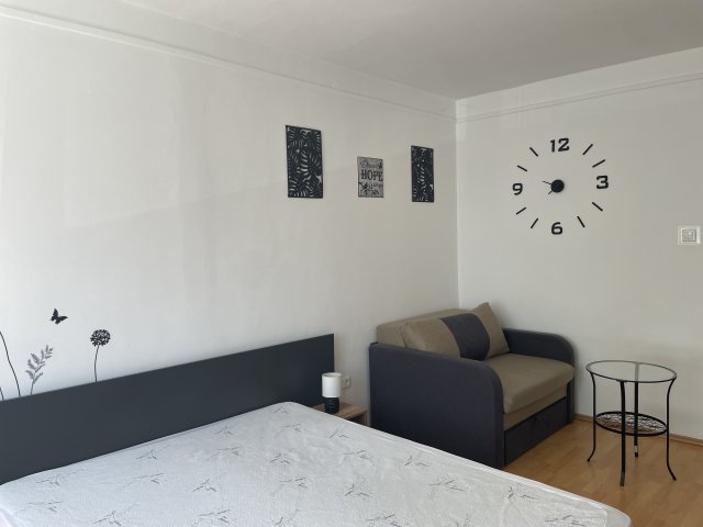 Kiadó panellakás, albérlet, Miskolcon 100 E Ft / hó, 1 szobás