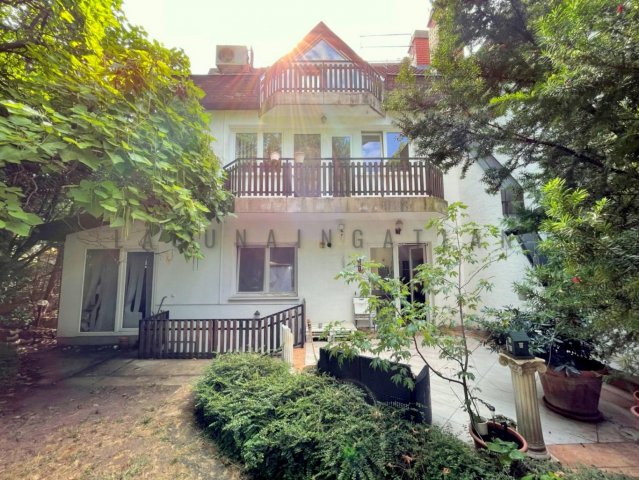 Eladó családi ház, Budapesten, XII. kerületben, Fodor utcában