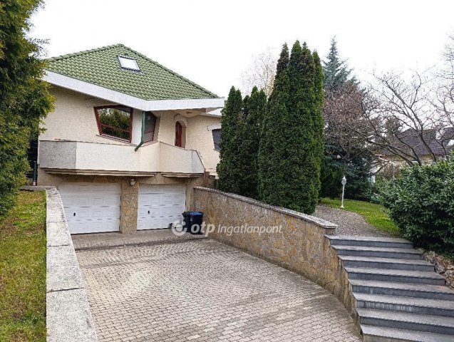 Eladó családi ház, Érden 216 M Ft, 7 szobás