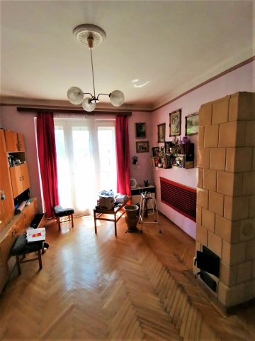 Eladó téglalakás, Komlón, Vörösmarty Mihály utcában 8.4 M Ft