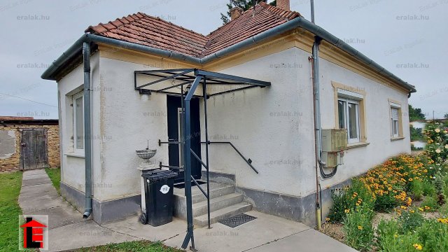 Eladó családi ház, Écsen 44.4 M Ft, 2 szobás