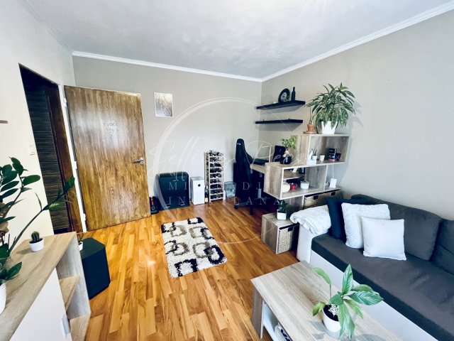 Eladó panellakás, Pécsett, Mezőszél utcában 46.99 M Ft