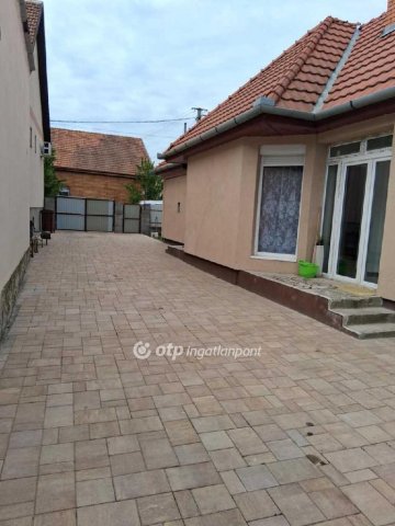 Eladó családi ház, Hatvanban 75 M Ft / költözzbe.hu
