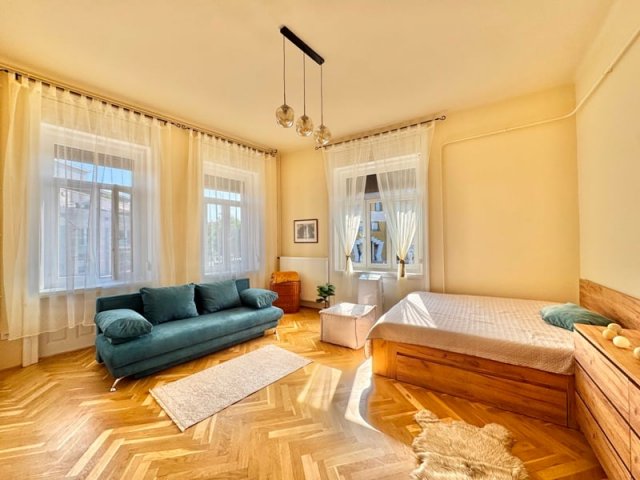 Kiadó téglalakás, albérlet, Pécsett 250 E Ft / hó, 2 szobás