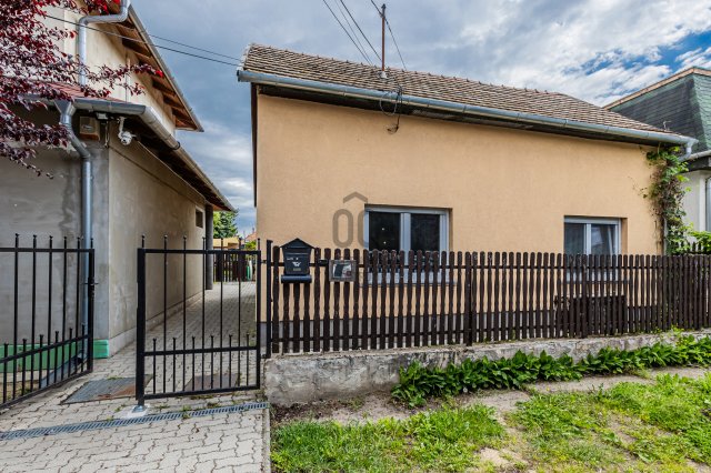 Eladó családi ház, Gödön 64.99 M Ft, 3 szobás