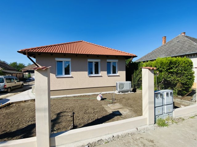 Eladó ikerház, Monorierdőn 53.9 M Ft, 4 szobás