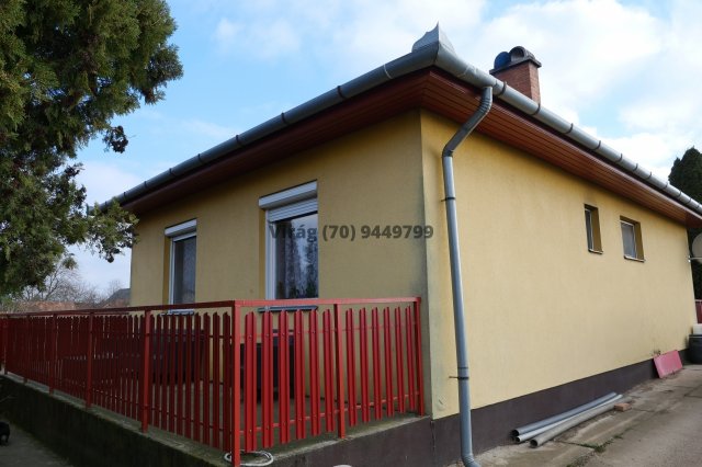 Eladó családi ház, Debrecenben, Határ úton 49.5 M Ft, 4 szobás