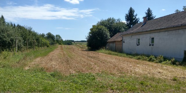 Eladó telek, Szentkozmadombján 3.9 M Ft / költözzbe.hu