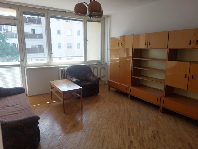 Kiadó panellakás, albérlet, Szekszárdon 100 E Ft / hó, 3 szobás