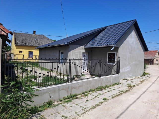 Eladó családi ház, Kiskunlacházán 36 M Ft, 3 szobás