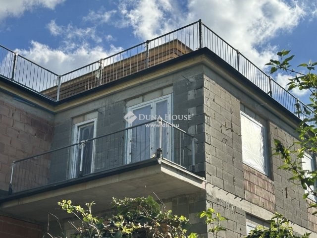 Eladó téglalakás, Érden 212.39 M Ft, 6 szobás