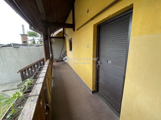 Eladó téglalakás, Pécsett 19.9 M Ft, 2 szobás