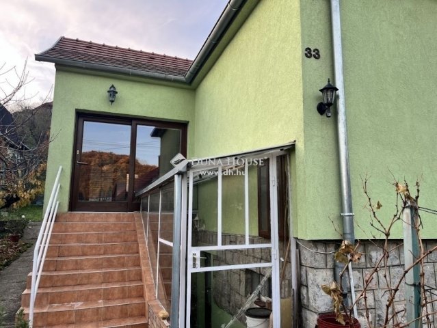 Eladó családi ház, Pécsett 81.5 M Ft, 2 szobás
