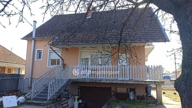 Eladó családi ház, Jászfényszarun 45.9 M Ft, 5 szobás