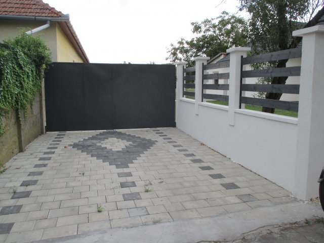 Eladó családi ház, Békéscsabán 54.9 M Ft, 5 szobás