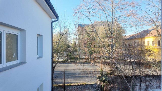 Eladó téglalakás, Sopronban 74 M Ft, 2 szobás