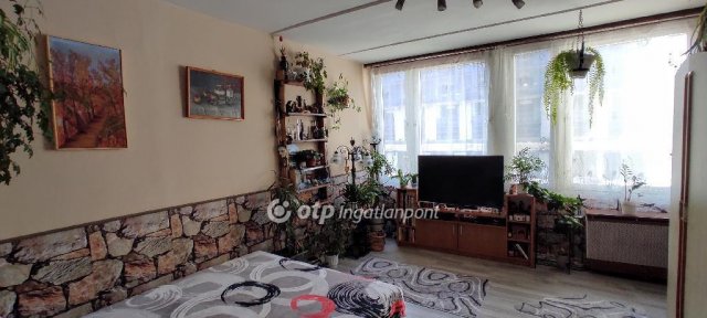 Eladó panellakás, Salgótarjánban 16.3 M Ft, 1+2 szobás