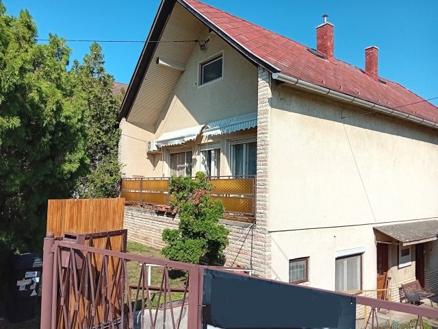 Eladó családi ház, Piliscséven 69.9 M Ft, 4 szobás