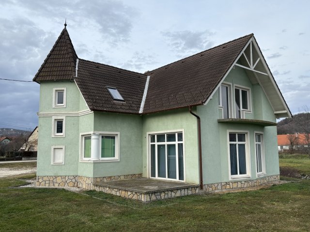 Eladó családi ház, Balatonszőlősön 95 M Ft, 6 szobás