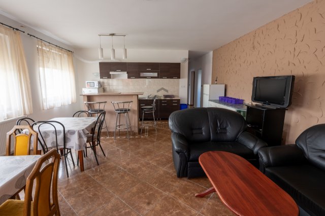 Kiadó családi ház, albérlet, Székesfehérvárott 945 E Ft / hó