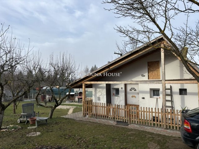 Eladó nyaraló, Tatabányán 16.5 M Ft, 1 szobás