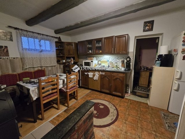 Eladó családi ház, Zókon 9.9 M Ft, 2 szobás