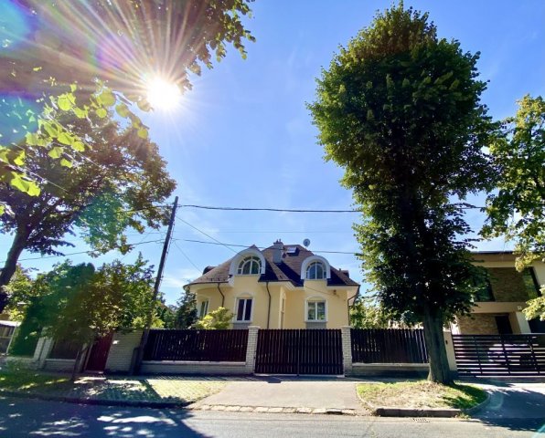 Eladó családi ház, Budapesten, XIV. kerületben 345 M Ft