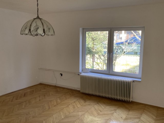 Eladó családi ház, Esztergomban 48 M Ft, 5 szobás