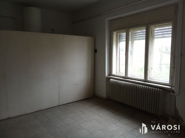Eladó családi ház, Sitkén 25.9 M Ft, 4 szobás