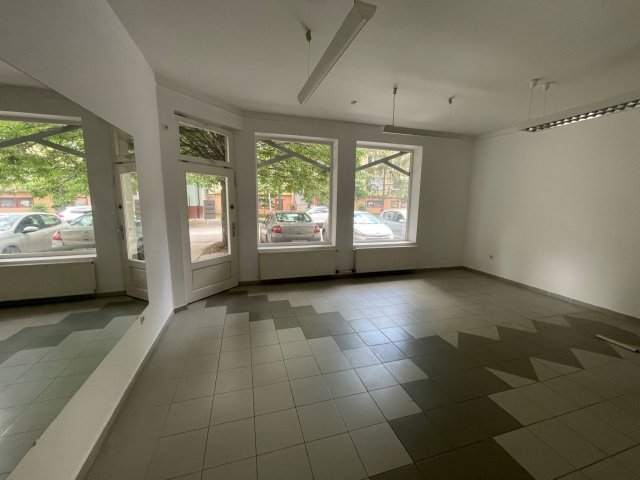 Eladó üzlethelyiség, Orosházán 45 M Ft / költözzbe.hu